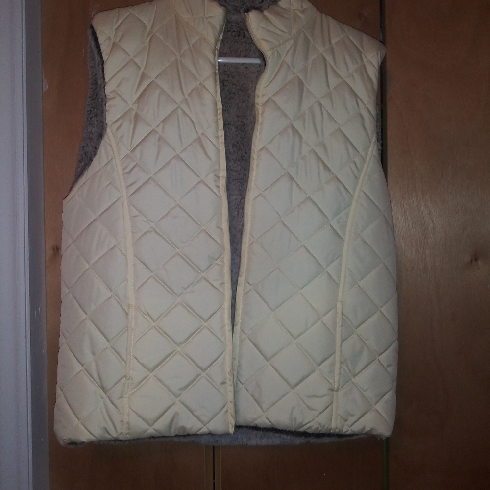 Canyon Creek fuzzy lined reversible vest
